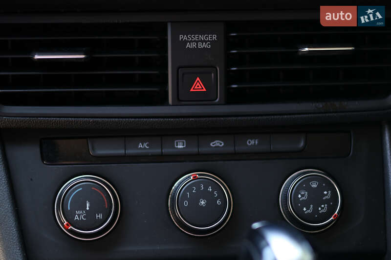 Седан Volkswagen Jetta 2018 в Львове