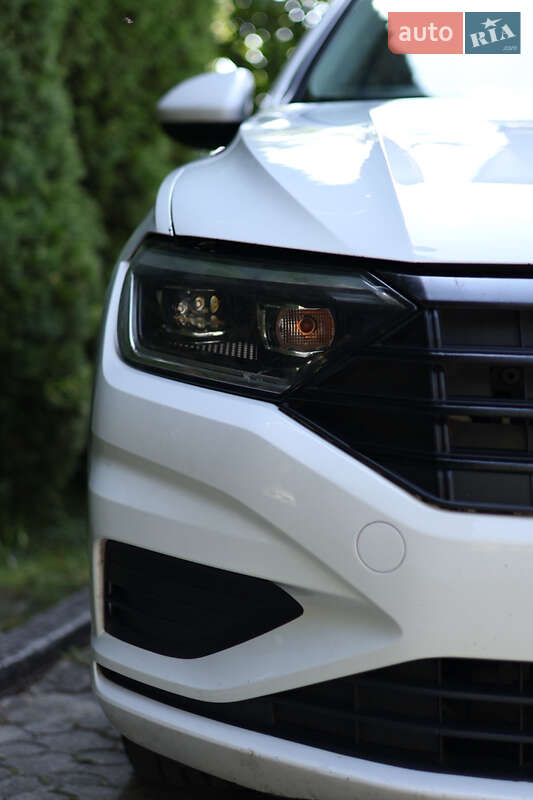 Седан Volkswagen Jetta 2018 в Львове