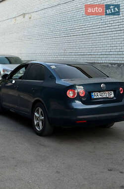 Седан Volkswagen Jetta 2009 в 