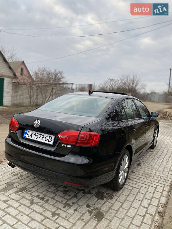 Седан Volkswagen Jetta 2011 в Харькове