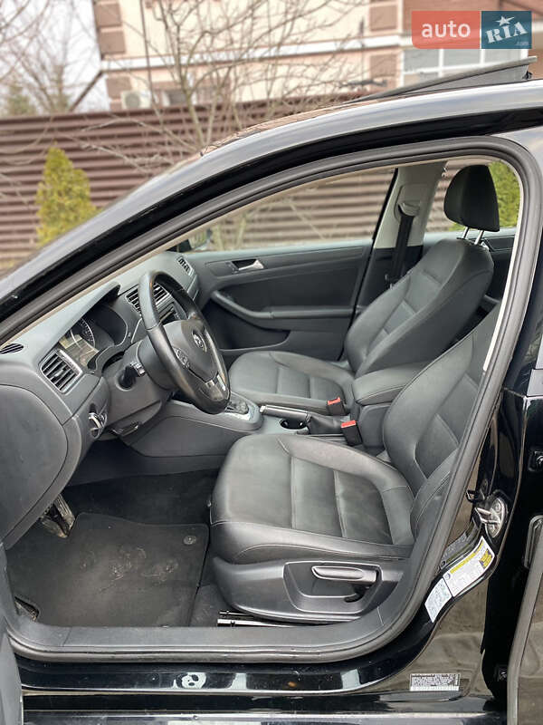Седан Volkswagen Jetta 2011 в Харькове