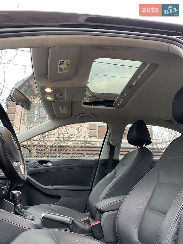 Седан Volkswagen Jetta 2011 в Харькове