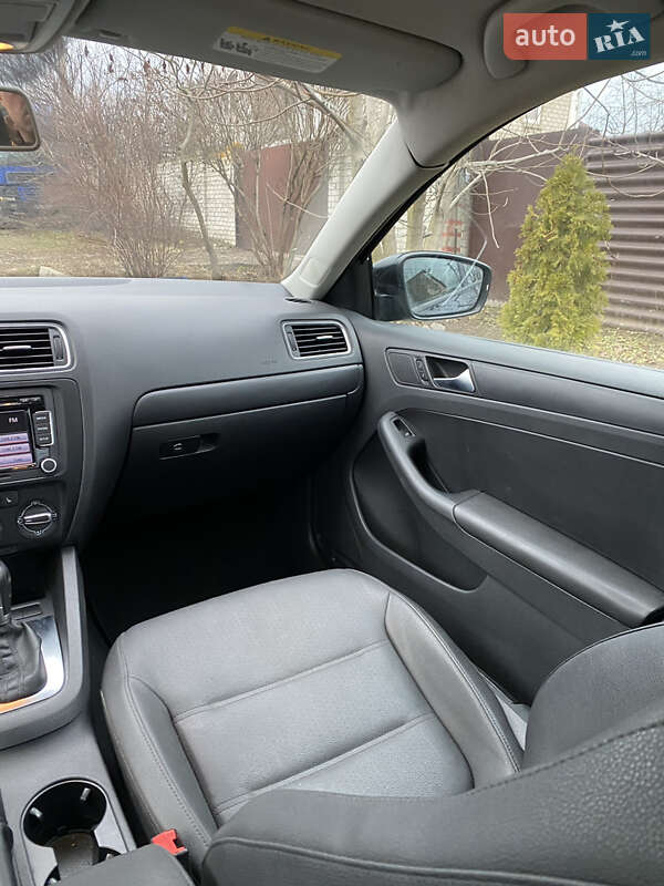 Седан Volkswagen Jetta 2011 в Харькове