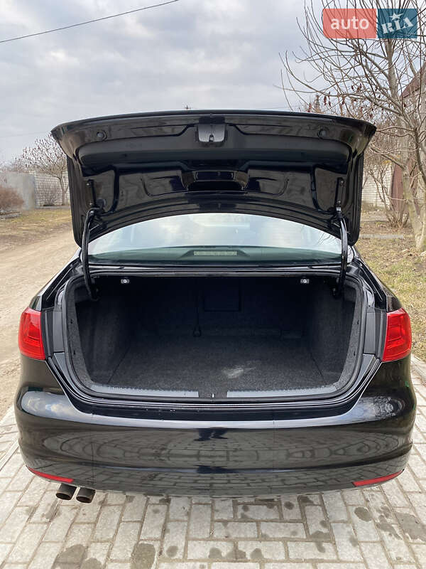Седан Volkswagen Jetta 2011 в Харькове