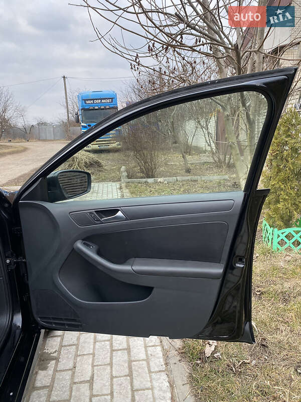 Седан Volkswagen Jetta 2011 в Харькове
