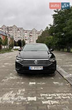 Седан Volkswagen Jetta 2019 в 