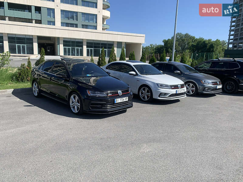 Седан Volkswagen Jetta 2014 в Днепре