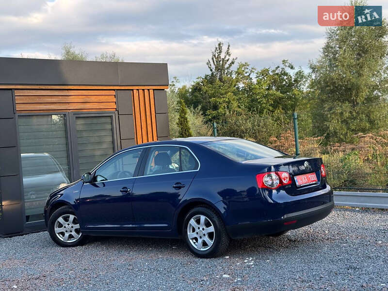 Седан Volkswagen Jetta 2010 в Дрогобыче