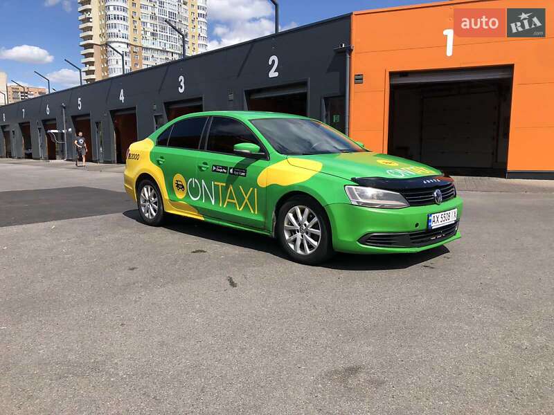 Седан Volkswagen Jetta 2012 в Харькове