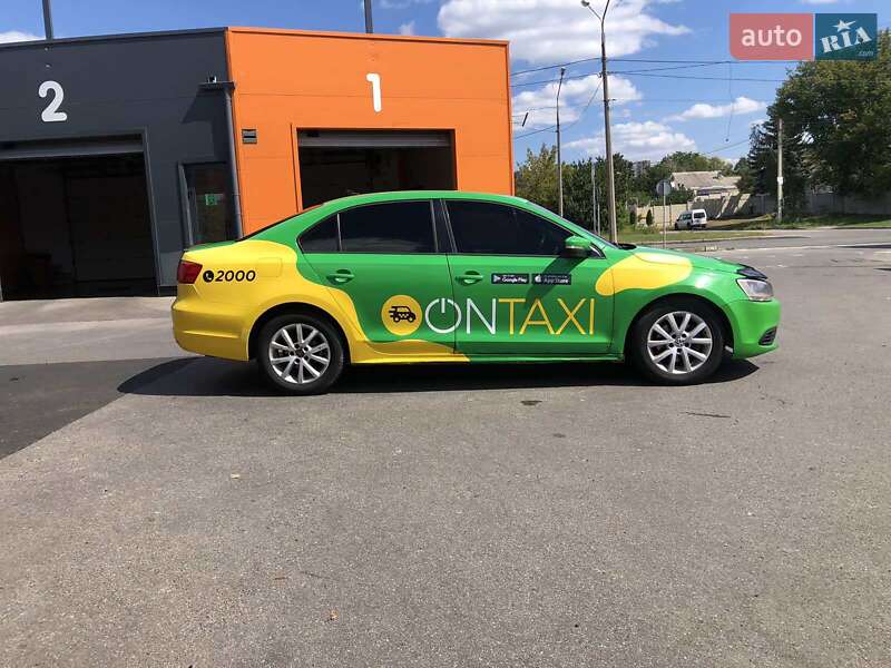 Седан Volkswagen Jetta 2012 в Харькове