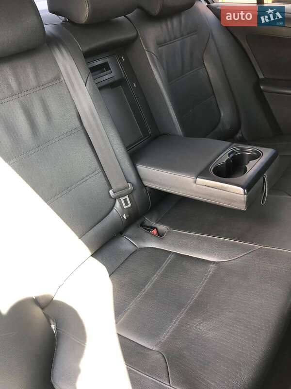 Седан Volkswagen Jetta 2012 в Харькове