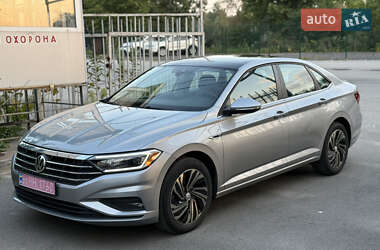 Седан Volkswagen Jetta 2019 в Киеве