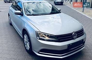 Седан Volkswagen Jetta 2016 в Днепре