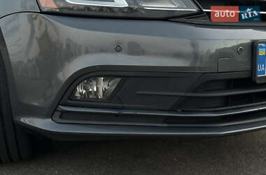 Седан Volkswagen Jetta 2016 в 