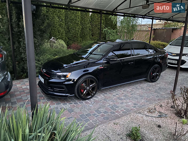 Седан Volkswagen Jetta 2014 в Днепре