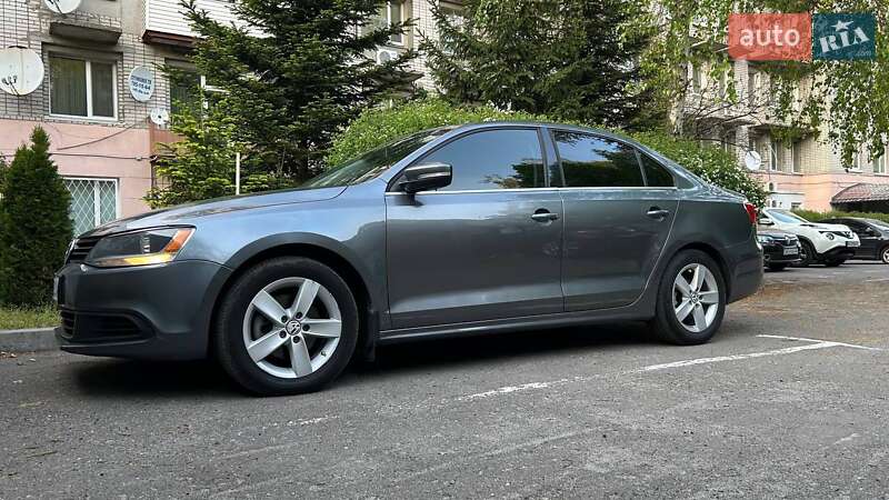 Седан Volkswagen Jetta 2014 в Днепре
