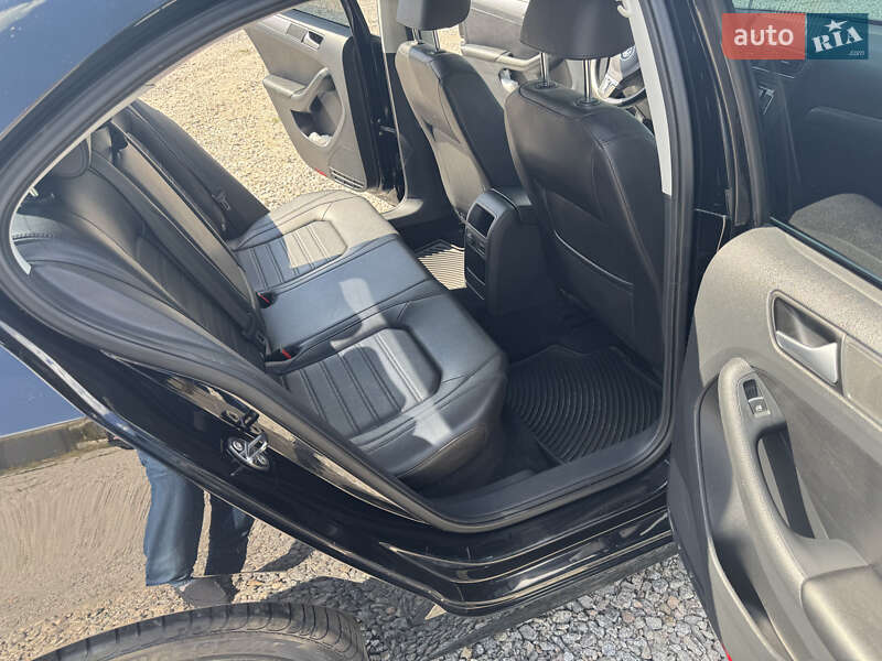 Седан Volkswagen Jetta 2013 в Кропивницькому