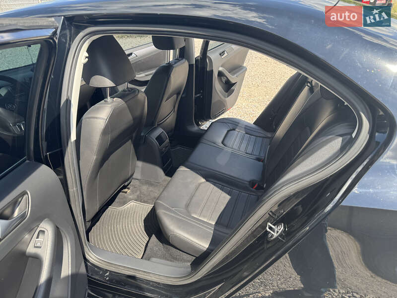 Седан Volkswagen Jetta 2013 в Кропивницькому