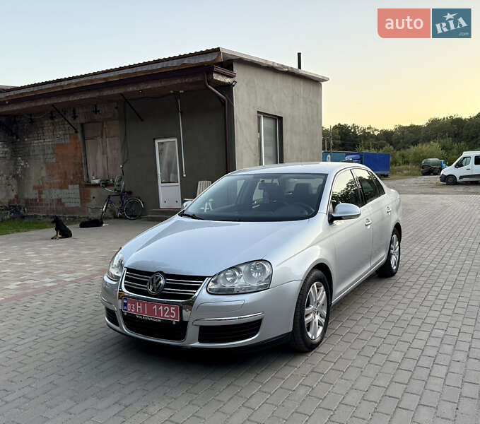 Седан Volkswagen Jetta 2006 в Луцке
