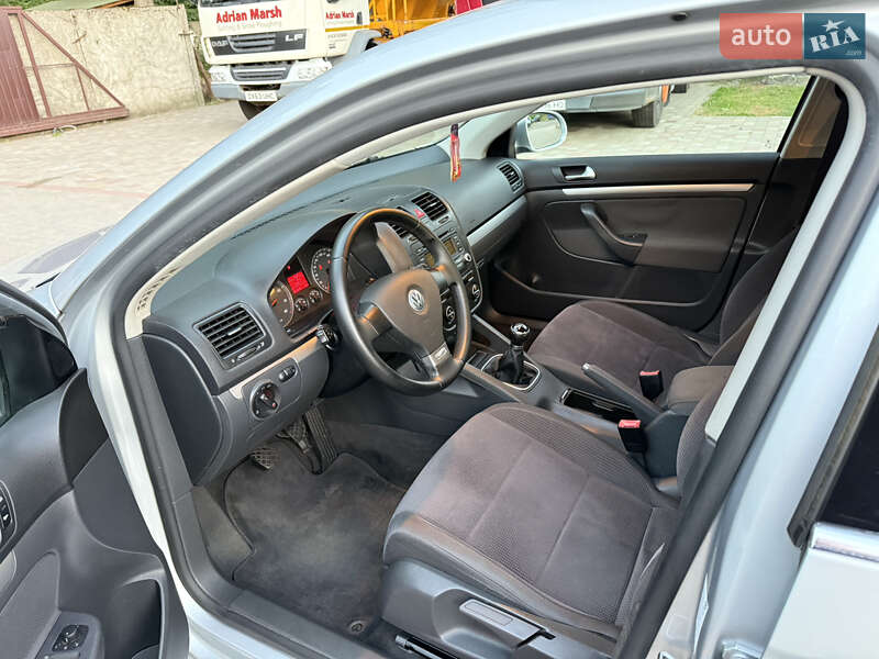 Седан Volkswagen Jetta 2006 в Луцке