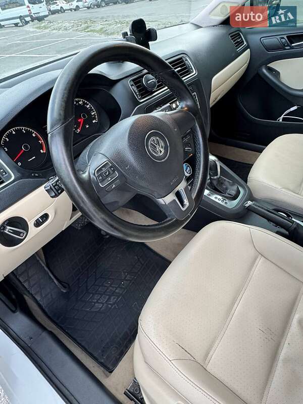 Седан Volkswagen Jetta 2011 в Києві