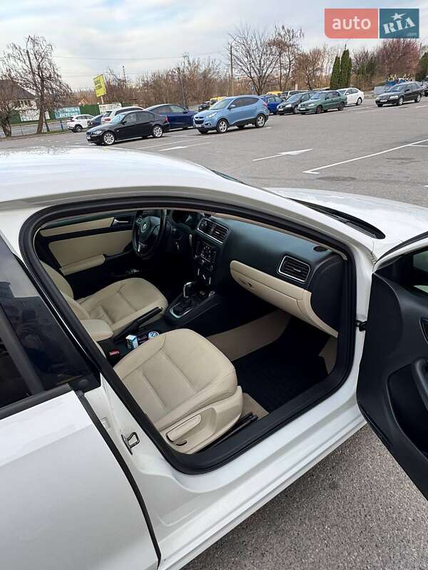 Седан Volkswagen Jetta 2011 в Києві