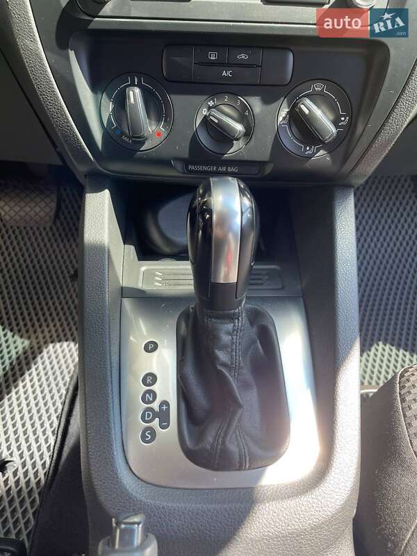 Седан Volkswagen Jetta 2014 в Житомирі фото 4 Седан Volkswagen Jetta 2014 в Житомирі