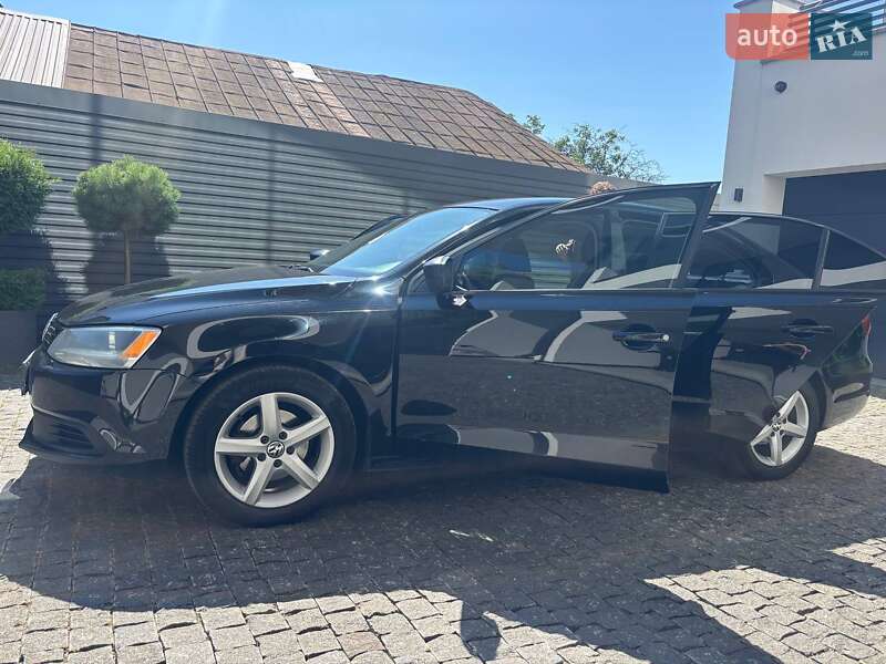Седан Volkswagen Jetta 2014 в 