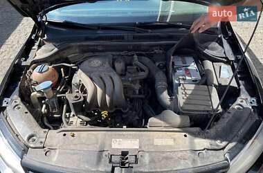 Седан Volkswagen Jetta 2014 в 