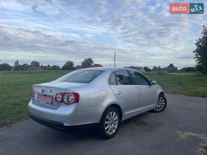 Седан Volkswagen Jetta 2007 в Дубно