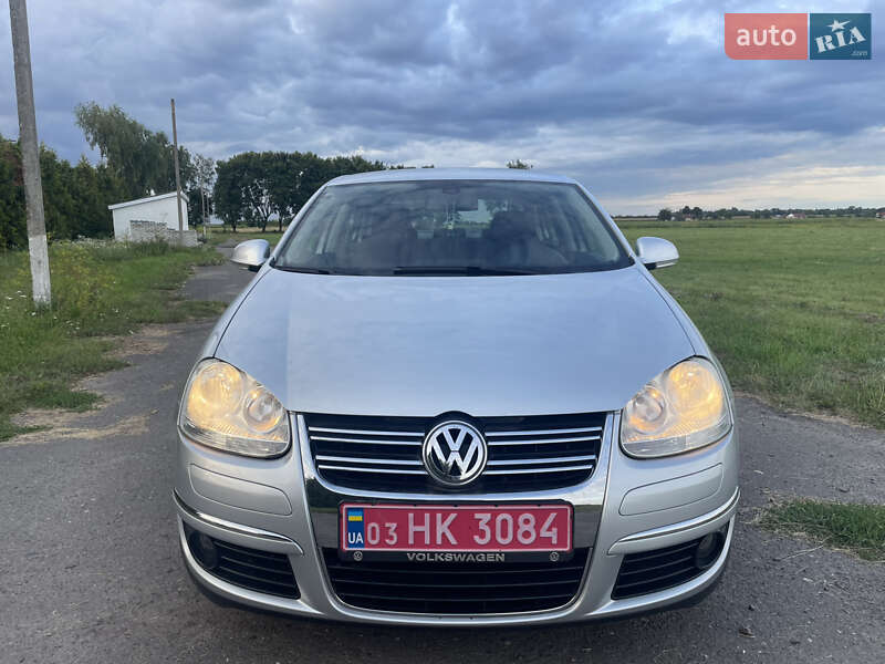 Седан Volkswagen Jetta 2007 в Дубно