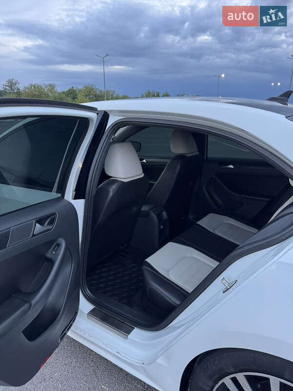 Седан Volkswagen Jetta 2016 в Полтаві фото 17 Седан Volkswagen Jetta 2016 в Полтаві