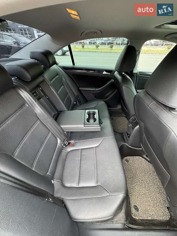 Седан Volkswagen Jetta 2013 в Одессе