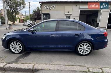 Седан Volkswagen Jetta 2013 в 