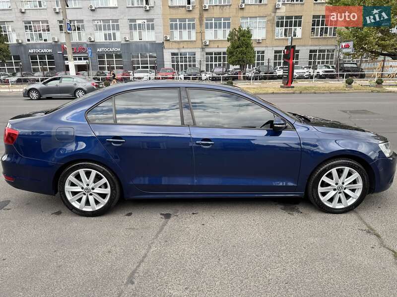 Седан Volkswagen Jetta 2013 в Одессе