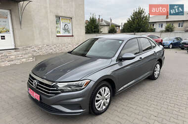 Седан Volkswagen Jetta 2018 в Луцке