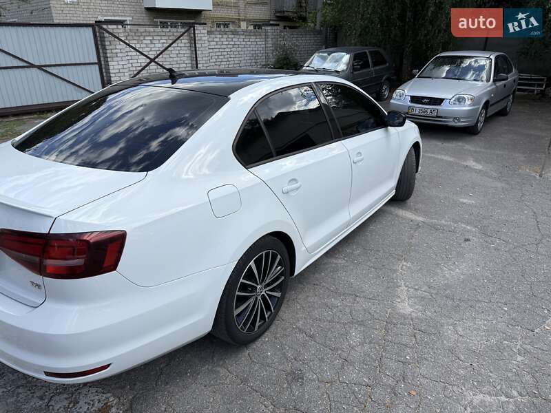 Седан Volkswagen Jetta 2015 в Полтаве