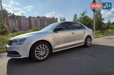 Седан Volkswagen Jetta 2015 в 