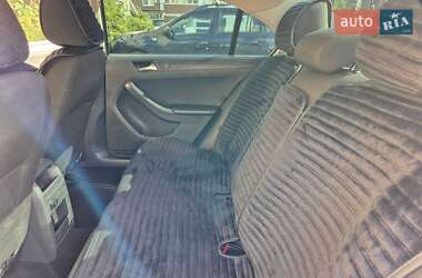 Седан Volkswagen Jetta 2015 в 