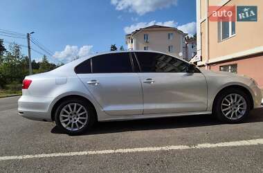 Седан Volkswagen Jetta 2015 в 
