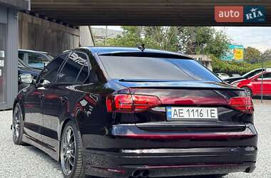 Седан Volkswagen Jetta 2015 в  фото 5 Седан Volkswagen Jetta 2015 в