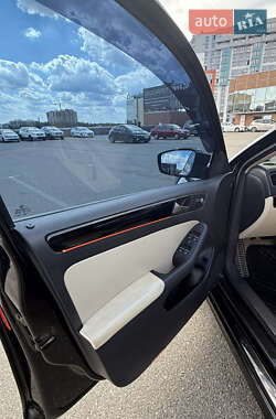 Седан Volkswagen Jetta 2013 в 