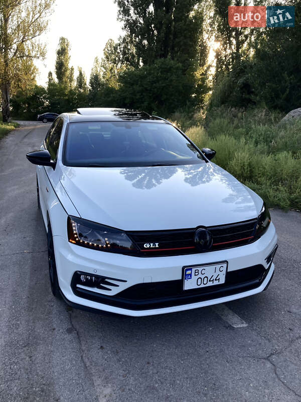 Седан Volkswagen Jetta 2017 в Кременчуці