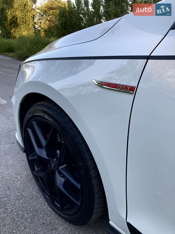 Седан Volkswagen Jetta 2017 в Кременчуці