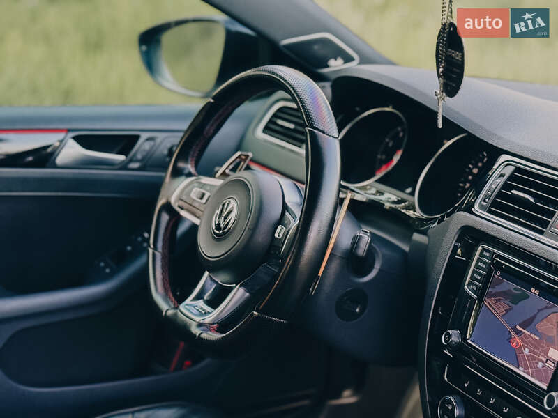 Седан Volkswagen Jetta 2017 в Кременчуці