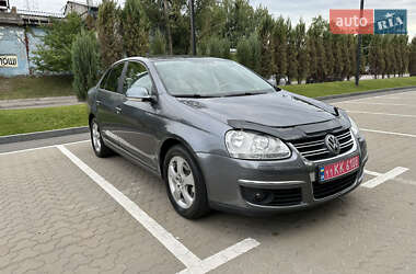 Седан Volkswagen Jetta 2008 в Києві