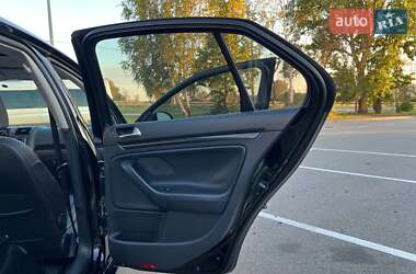 Седан Volkswagen Jetta 2010 в 