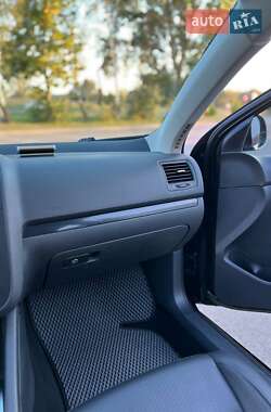 Седан Volkswagen Jetta 2010 в 