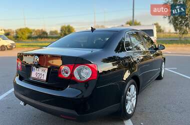 Седан Volkswagen Jetta 2010 в 