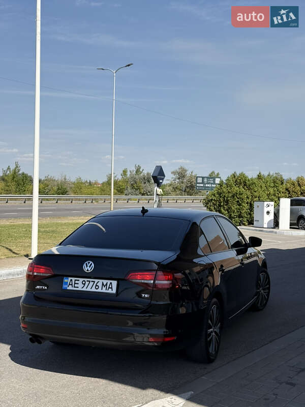 Седан Volkswagen Jetta 2016 в Днепре